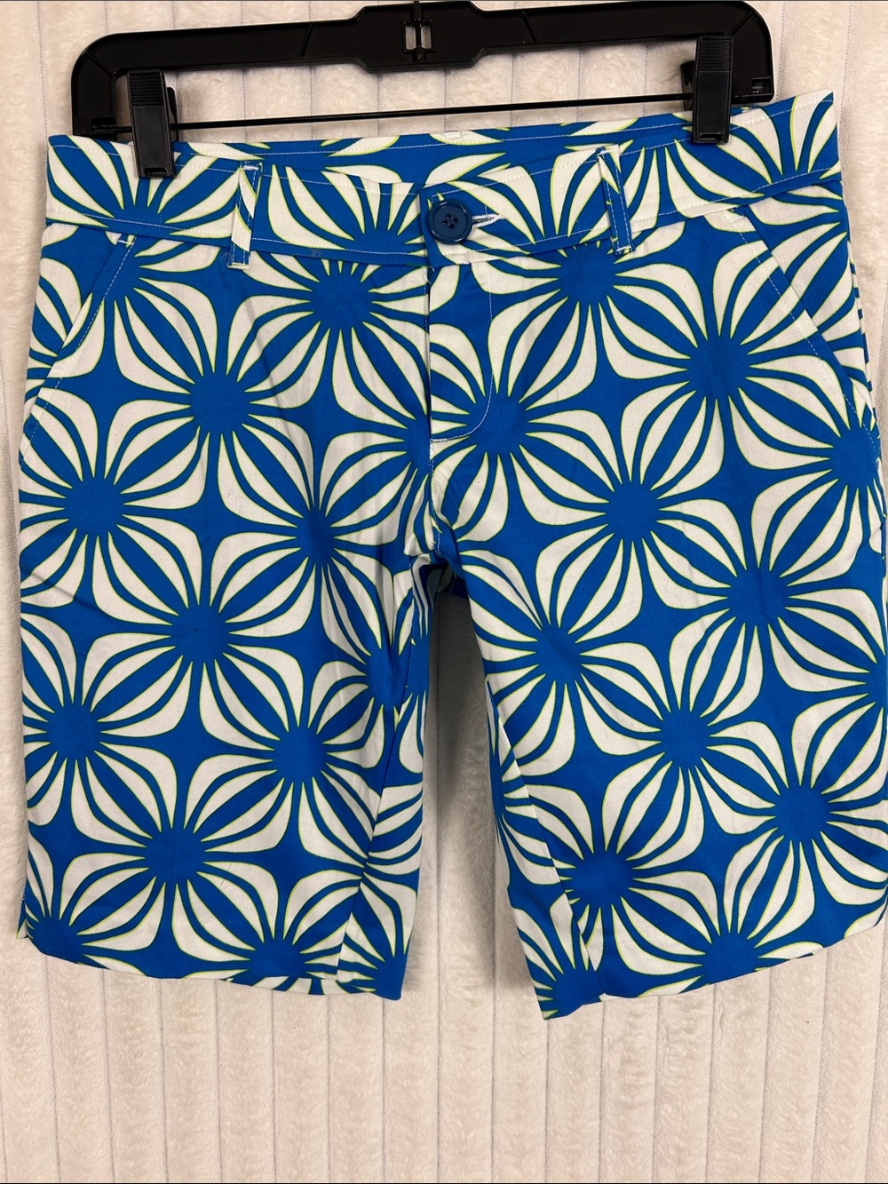 Tracy Negoshian Colorful Blue & White Floral Pattern Bermuda Shorts 4